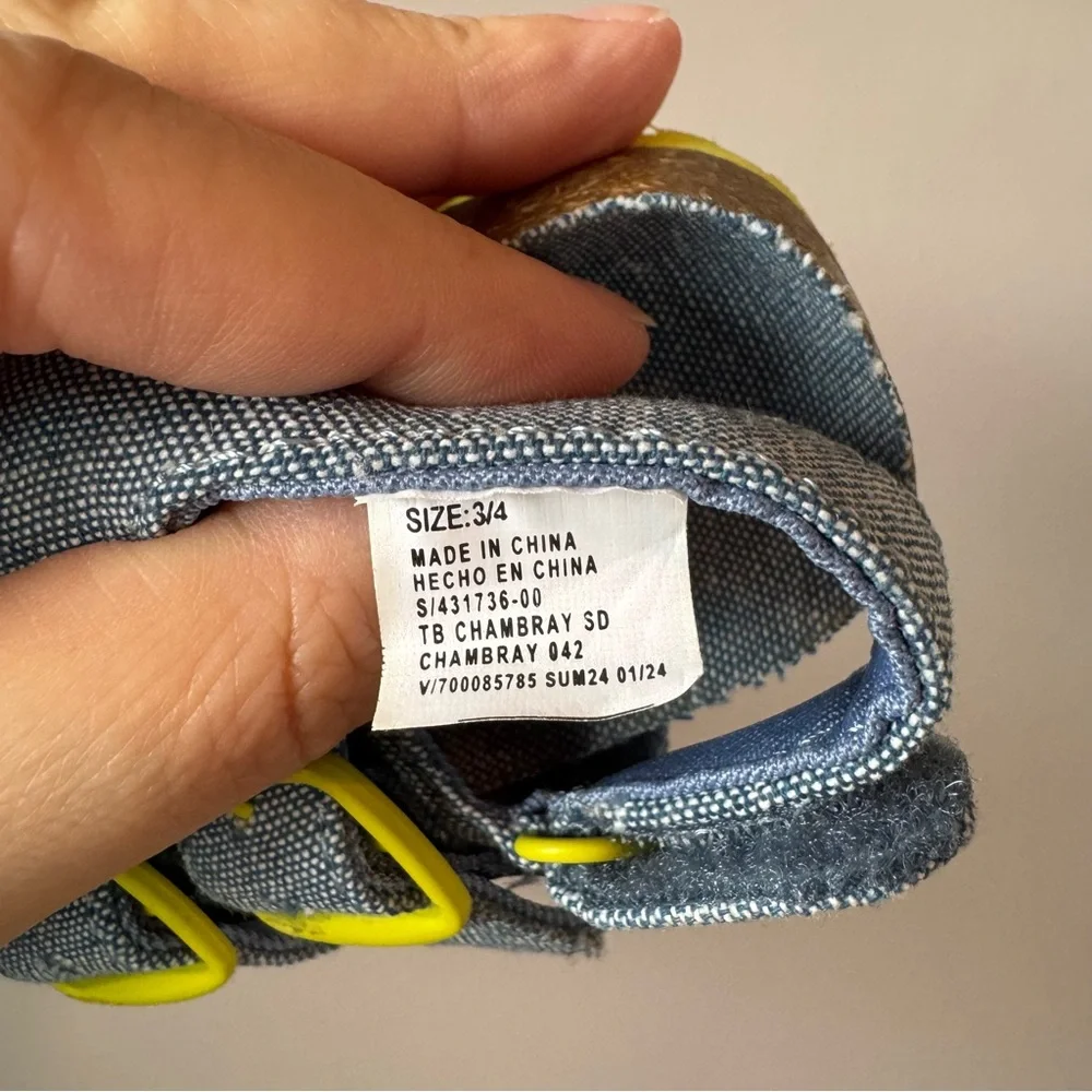 Baby Gap Chambray‎ Twin Buckle Sandals Size 3/4